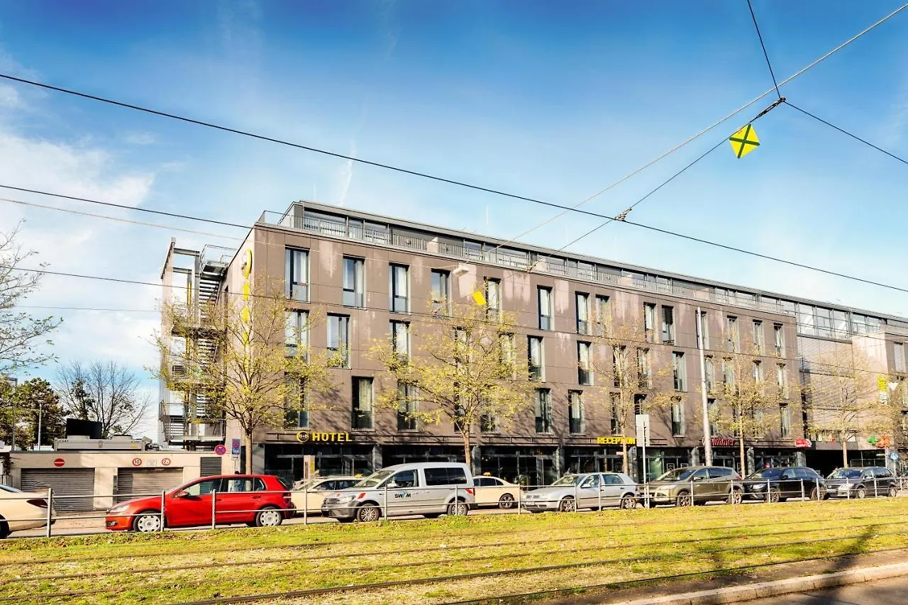B&B Hotel Muenchen-Moosach München